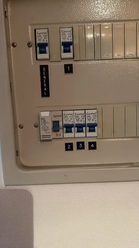Electricista a domicilio urgencias 988554958